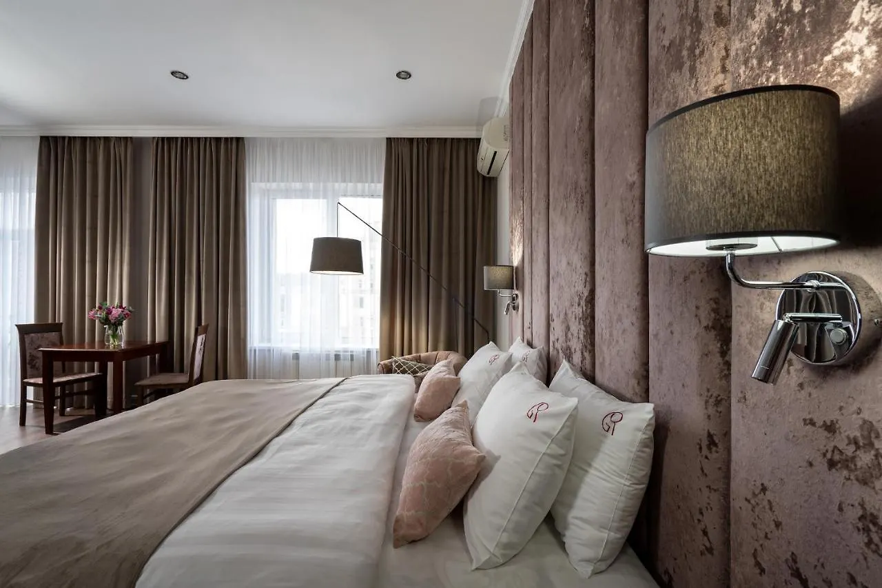 Greguar Hotel By Uhm Kyiv 4*,