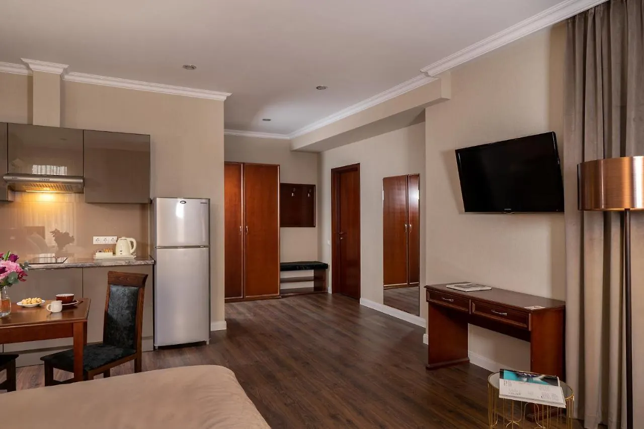 Greguar Hotel By Uhm location