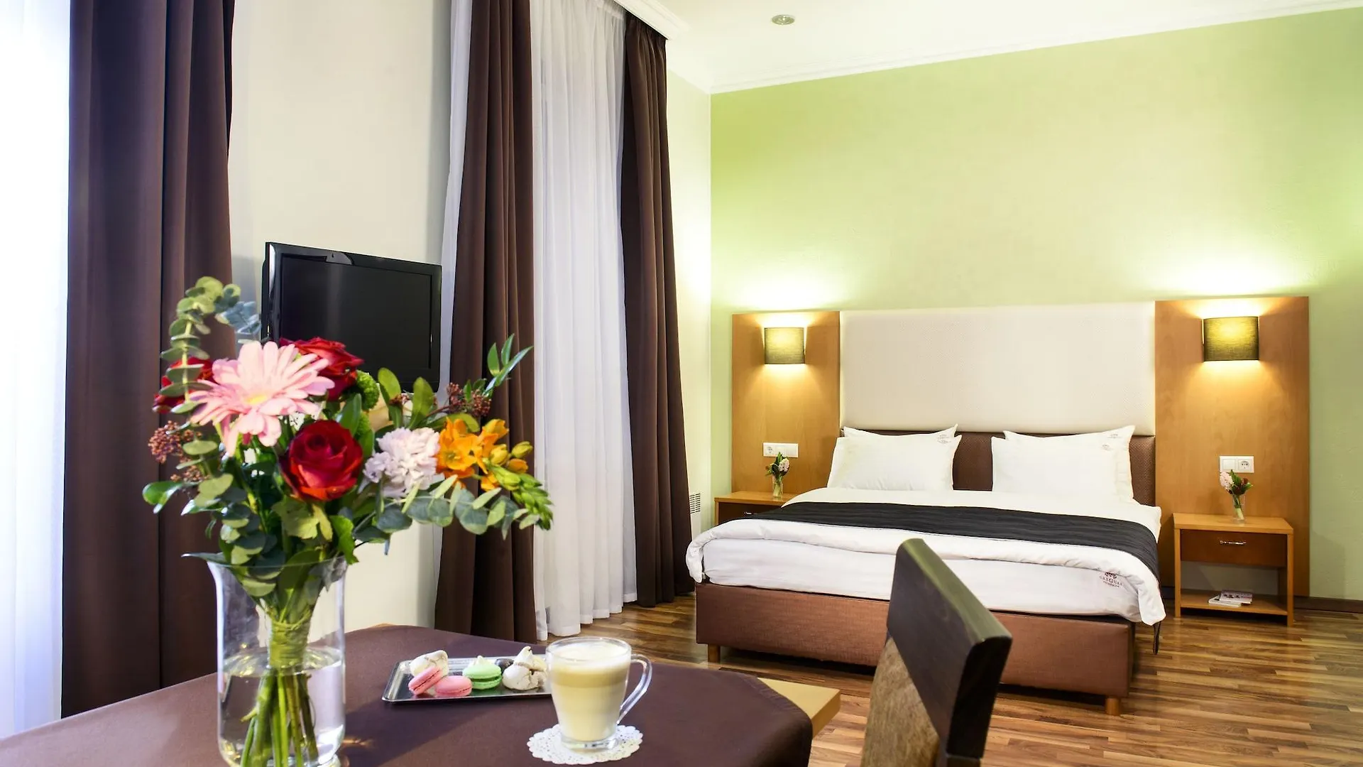 Greguar Hotel By Uhm Kyiv 4*,