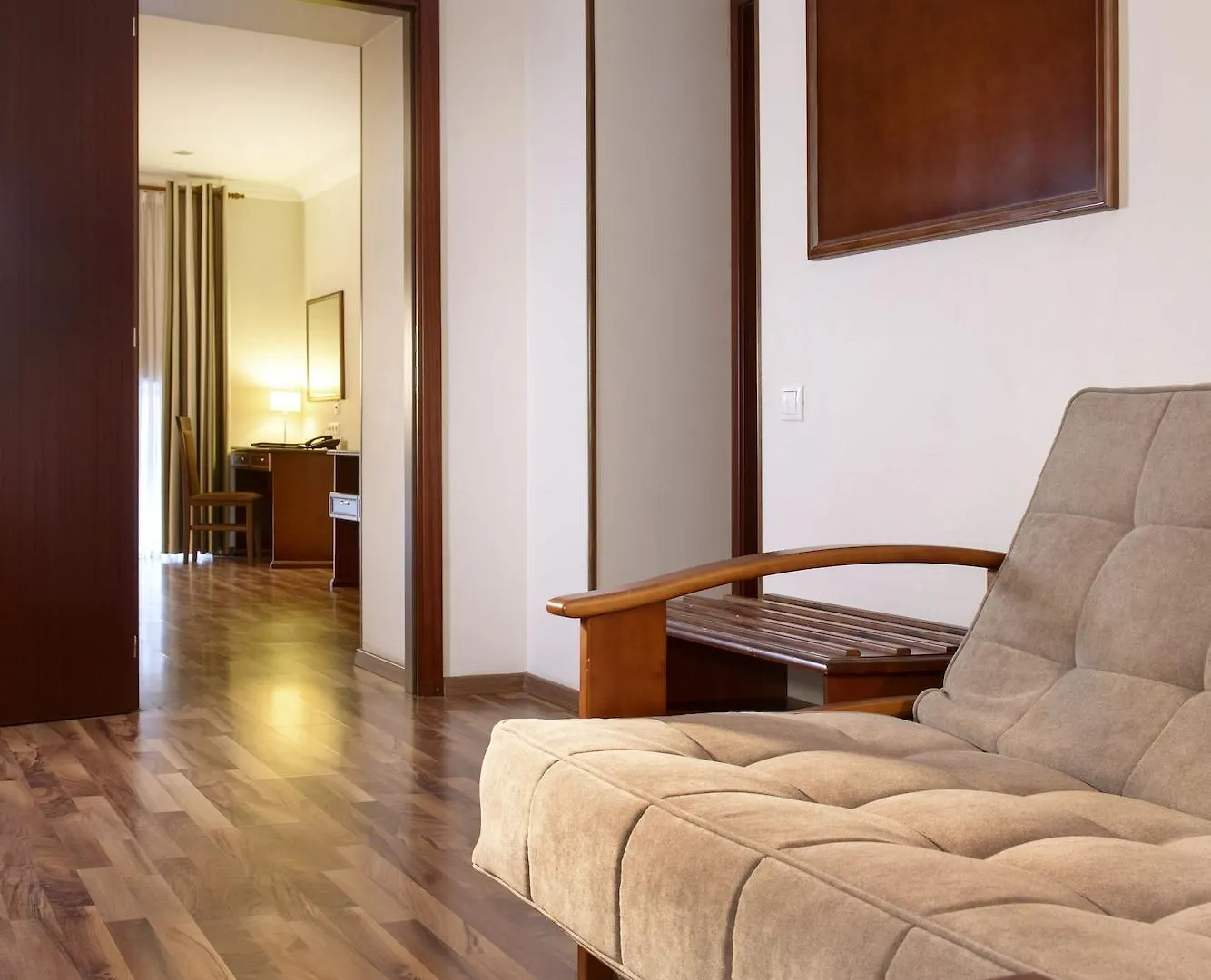 Greguar Hotel By Uhm Kyiv 4*,